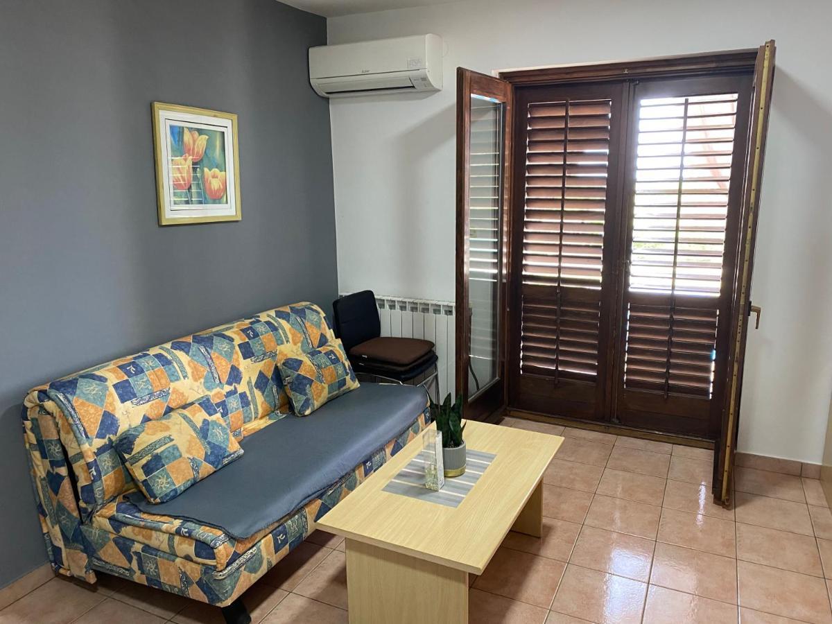 Apartment-Haus Wolbeck Porec Bagian luar foto