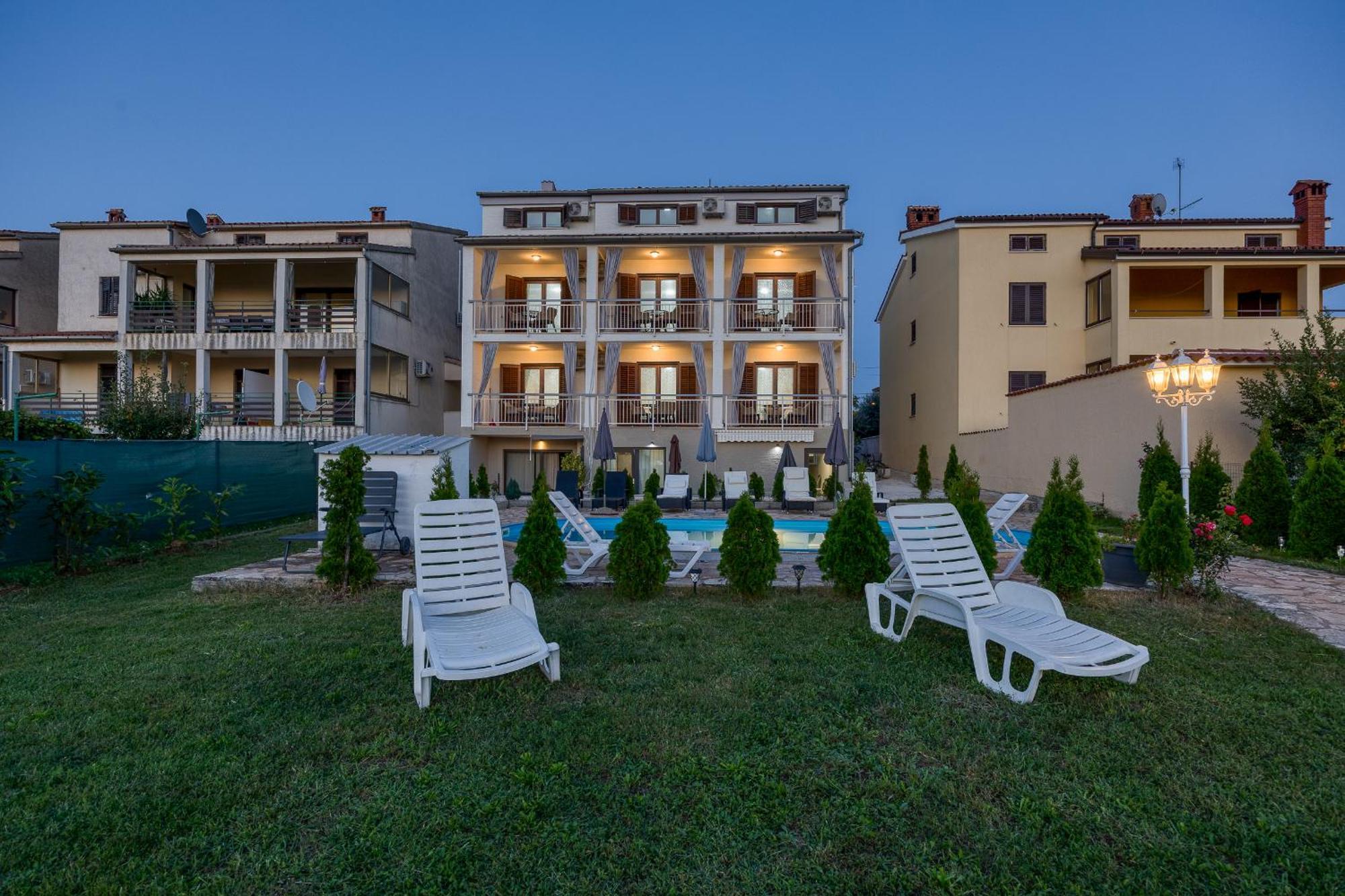 Apartment-Haus Wolbeck Porec Bagian luar foto